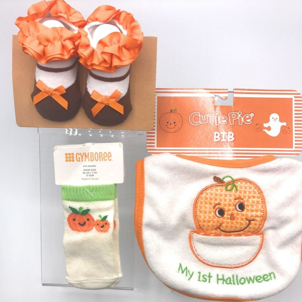 Little One Set "Socks and Bib"